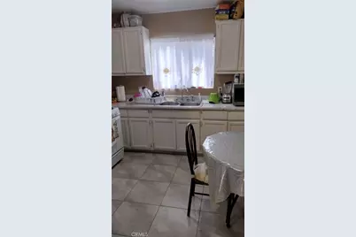 910 E 76th, Los Angeles, CA 90001 - Photo 5