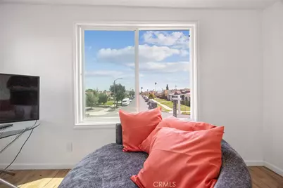 7037 Cimarron Street, Los Angeles, CA 90047 - Photo 7
