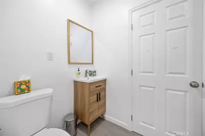 7037 Cimarron Street, Los Angeles, CA 90047 - Photo 15