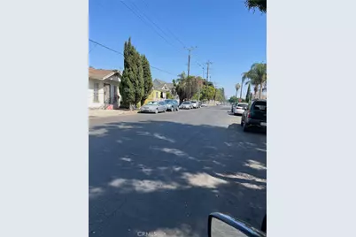 300 E 42nd Place, Los Angeles, CA 90011 - Photo 7