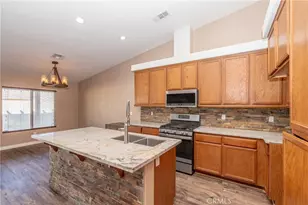 17648 Park Plaza Ct, Victorville, CA 92395 - Photo 9