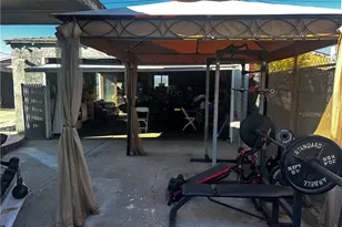 2109 N Bahama, Los Angeles, CA 90059 - Photo 11