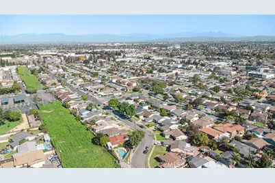 15705 Hayter Ave, Paramount, CA 90723 - Photo 7