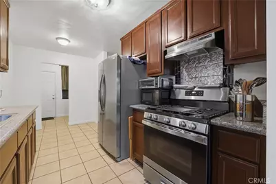 915 W Gage, Los Angeles, CA 90044 - Photo 9