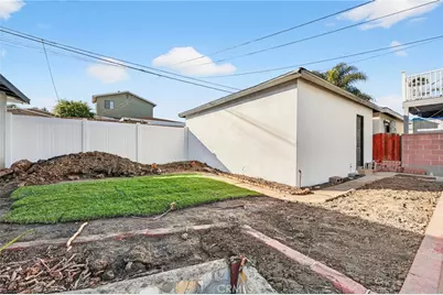 911 Hawaiian, Wilmington, CA 90744 - Photo 33