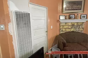 2021 Darwin Ave, Los Angeles, CA 90031 - Photo 21