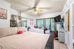 873 W Vernon, Los Angeles, CA 90037 - Photo 9