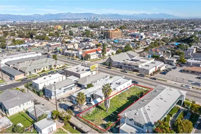 5869 West, Los Angeles, CA 90043 - Photo 1