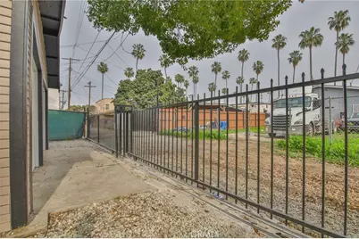 5714 S St Andrews, Los Angeles, CA 90062 - Photo 13