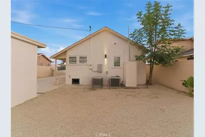 1111 W 98th Street, Los Angeles, CA 90044 - Photo 31