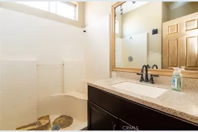 276 Cambria, Carson, CA 90745 - Photo 23