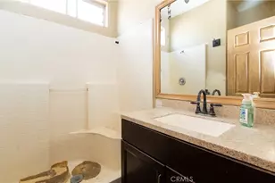 276 Cambria, Carson, CA 90745 - Photo 23