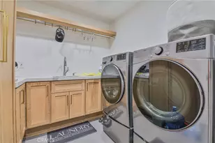 9145 Raviller Dr, Downey, CA 90240 - Photo 37