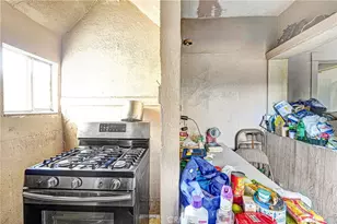 1608 Cimarron St, Los Angeles, CA 90019 - Photo 23