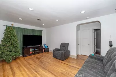 10428 Pace Avenue, Los Angeles, CA 90002 - Photo 9