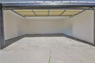 1335 W 68th, Los Angeles, CA 90044 - Photo 33