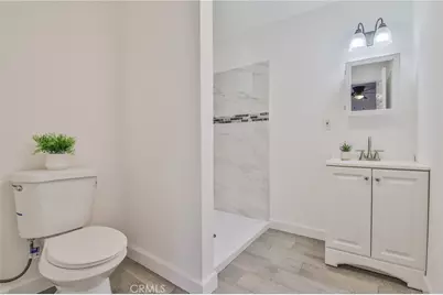 1335 W 68th, Los Angeles, CA 90044 - Photo 23