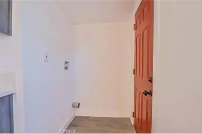 1335 W 68th, Los Angeles, CA 90044 - Photo 25