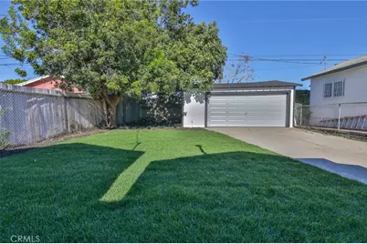 1335 W 68th, Los Angeles, CA 90044 - Photo 31