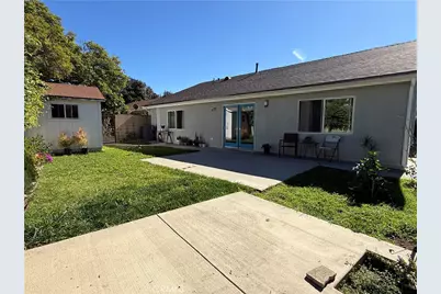 1121 Eucalyptus Ln, Pasadena, CA 91103 - Photo 13