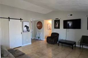 11558 Hemlock, Hesperia, CA 92345 - Photo 9