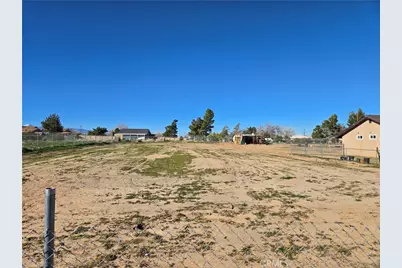 11558 Hemlock, Hesperia, CA 92345 - Photo 3