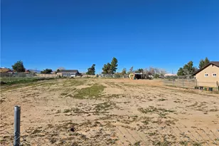 11558 Hemlock, Hesperia, CA 92345 - Photo 3