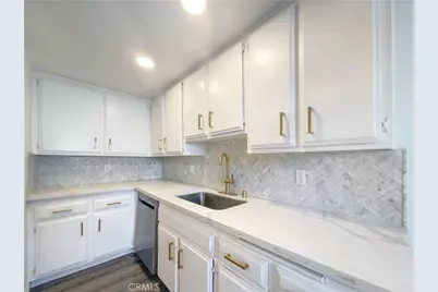 14735 Victory, Van Nuys, CA 91411 - Photo 5