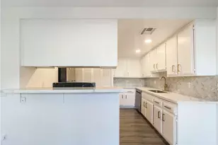 14735 Victory, Van Nuys, CA 91411 - Photo 7