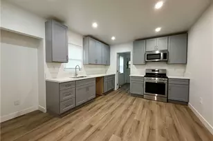 121 W 84th, Los Angeles, CA 90003 - Photo 3