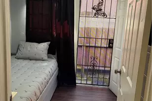 8637 Holmes, Los Angeles, CA 90002 - Photo 15