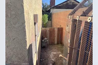 8954 S Gate, South Gate, CA 90280 - Photo 11