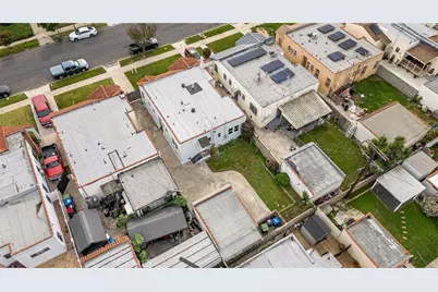 2049 W 71st Street, Los Angeles, CA 90047 - Photo 33