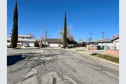 2111 E Avenue Q1, Palmdale, CA 93550 - Photo 31