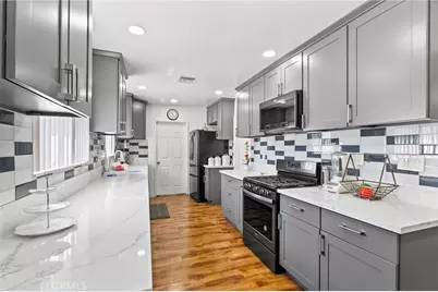 14870 Hubbard, Sylmar, CA 91342 - Photo 3