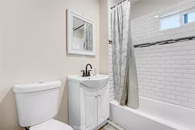 1782 W 36th Pl, Los Angeles, CA 90018 - Photo 17