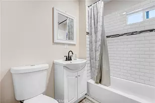 1782 W 36th Pl, Los Angeles, CA 90018 - Photo 17