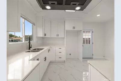 217 E 77th Street, Los Angeles, CA 90003 - Photo 21