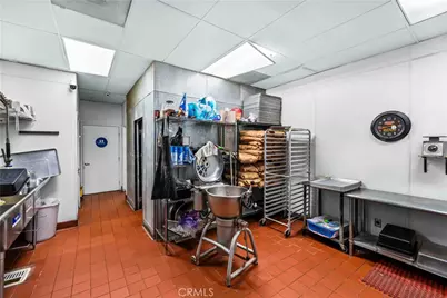 565 S Knott Ave, Anaheim, CA 92804 - Photo 13