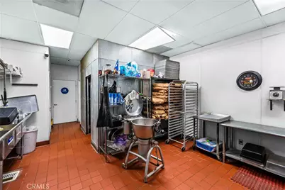 565 S Knott Ave, Anaheim, CA 92804 - Photo 7