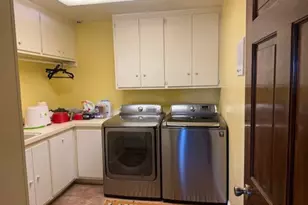 8560 Cherokee Dr, Downey, CA 90241 - Photo 17