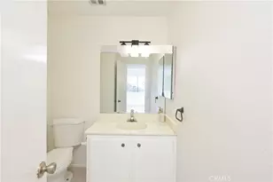 10330 Downey Ave, Downey, CA 90241 - Photo 17