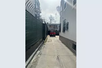 512 W 41st Place, Los Angeles, CA 90037 - Photo 3