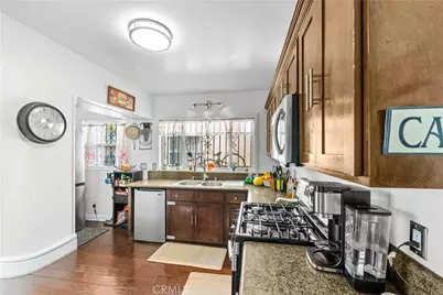512 W 41st Place, Los Angeles, CA 90037 - Photo 13