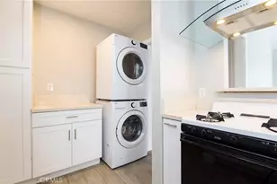 1241 W 89th St, Los Angeles, CA 90044 - Photo 11