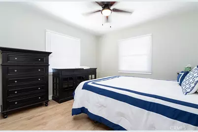 1241 W 89th St, Los Angeles, CA 90044 - Photo 17