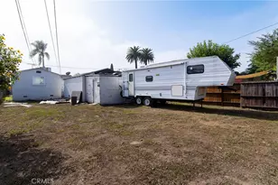 1241 W 89th St, Los Angeles, CA 90044 - Photo 19