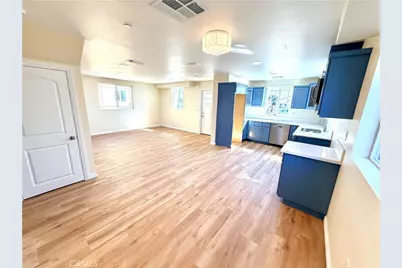 823 W G, Wilmington, CA 90744 - Photo 3