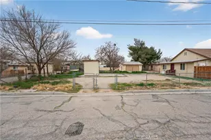 16516 E St, Victorville, CA 92395 - Photo 29