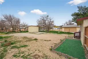 16516 E St, Victorville, CA 92395 - Photo 31